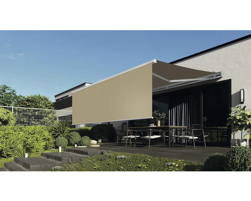 Terasa cu copertină pe casă pentru protecție solară