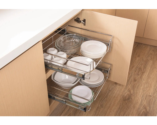 Dulap de bucătărie cu coșuri metalice extractibile pentru depozitare veselă