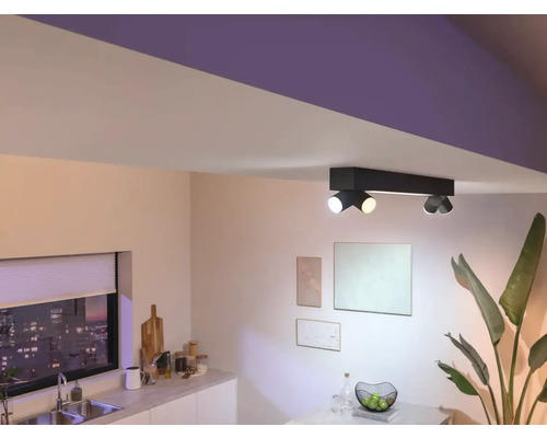 Lumină de tavan cu spoturi într-o bucătărie