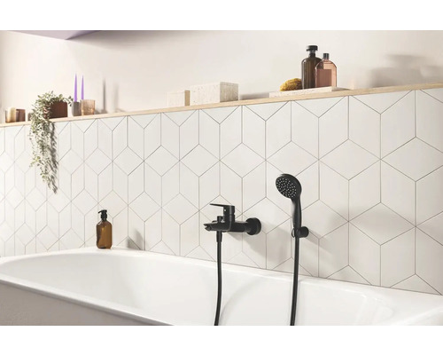 Baie cu cadă, armătură și plăci geometrice