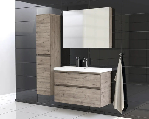 Baie cu lavoar, dulap cu oglindă și dulap înalt cu design din lemn