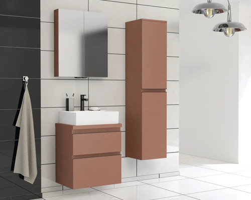 Baie cu dulap sub lavoar, dulap cu oglindă și dulap înalt