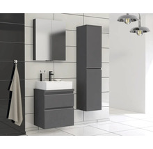 Baie cu dulap de bază pentru lavoar, dulap cu oglindă și dulap înalt într-un design modern.