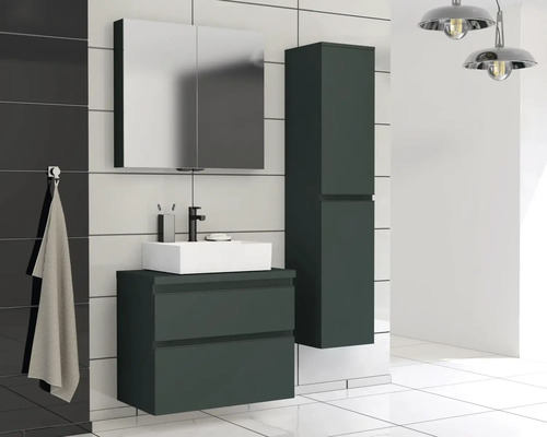 Baie cu lavoar, dulap inferior, dulap cu oglindă și dulap înalt