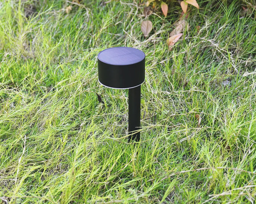 Lampă solară pentru iluminat grădină