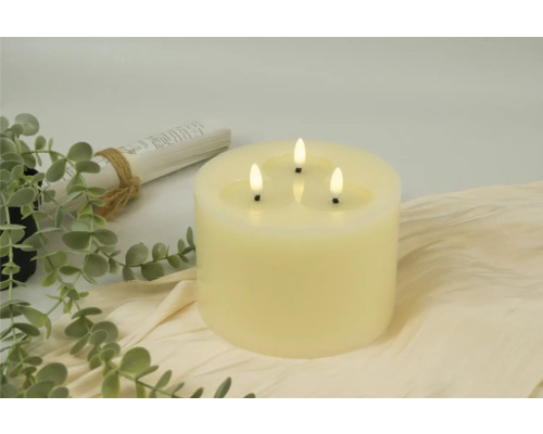 Lumânare decorativă LED cu trei flăcări