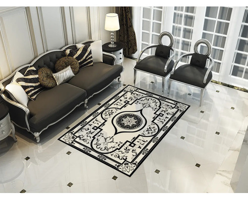 Scenă decorativă de sufragerie cu canapea, scaune și covor cu model.