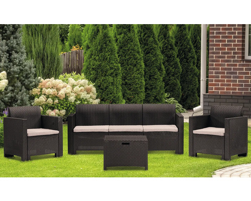 Set mobilier de grădină din ratan cu canapea, două fotolii și o masă