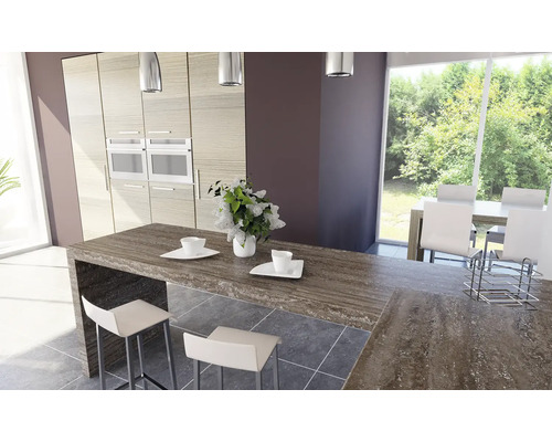 Bucătărie modernă cu insulă de bucătărie, scaune de bar și electrocasnice încorporabile.