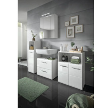 Baie modernă cu lavoar alb, dulap cu oglindă și perete gri