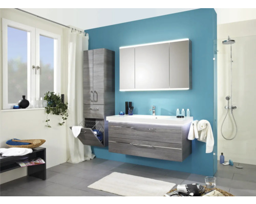 Baie modernă cu dulap de bază pentru lavoar, dulap cu oglindă, dulap înalt și duș