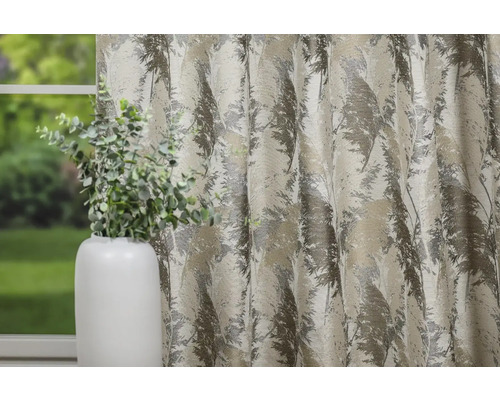 Perdea decorativă cu model de copac și vază cu plantă verde