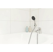 Baie modernă cu duș de mână, baterie și două sticle