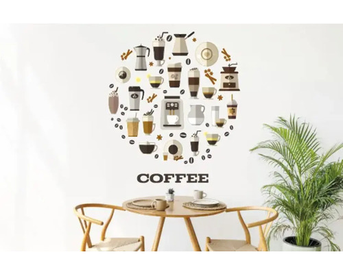 Autocolant decorativ de perete cu ceașcă de cafea deasupra unei mese cu scaune și o plantă în ghiveci.