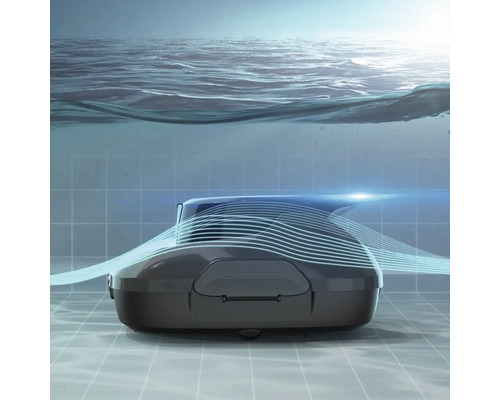 Aspirator de piscină sub apă la lucru