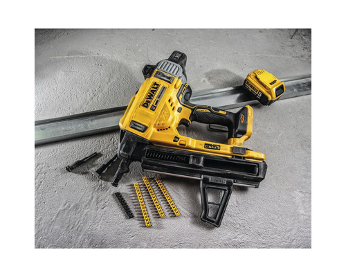 Ciocan de bătut cuie pe acumulator pentru beton cu magazie, cuie și acumulator