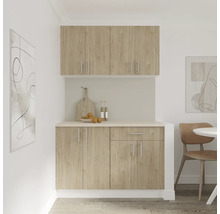 Mobilier de bucătărie cu dulapuri superioare și inferioare cu design din lemn, inclusiv blat de lucru și mânere.