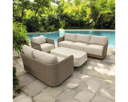 Set de mobilier de grădină cu canapea, fotolii și masă lângă piscină