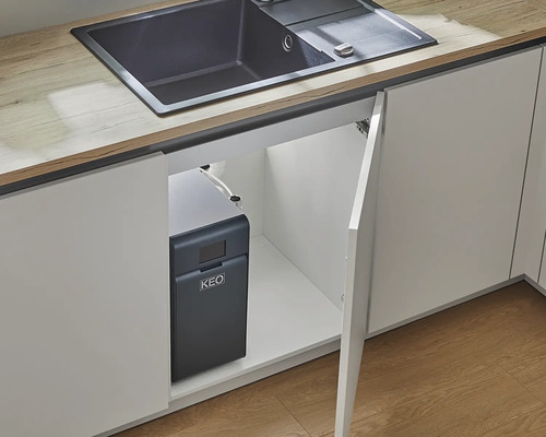 Bucătărie cu chiuvetă și sistem KEO sub chiuvetă