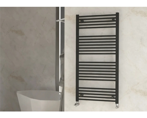 Radiator negru pentru prosoape în baie