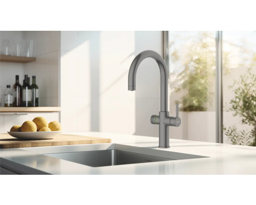 Chiuvetă de bucătărie cu robinet într-un design modern de bucătărie