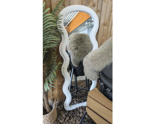 Oglindă decorativă cu cadru moale, ondulat și plantă artificială