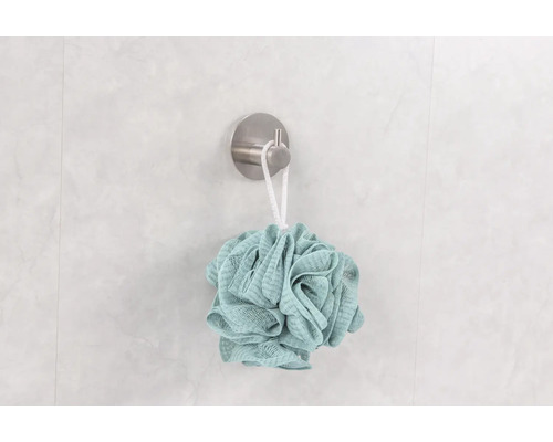 Burete de duș agățat de un cârlig