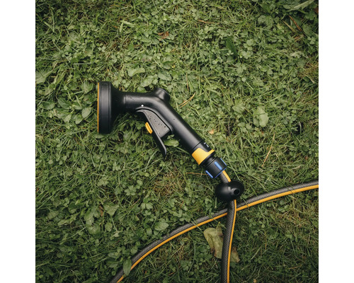Cap de pulverizare pentru furtun de grădină pe gazon