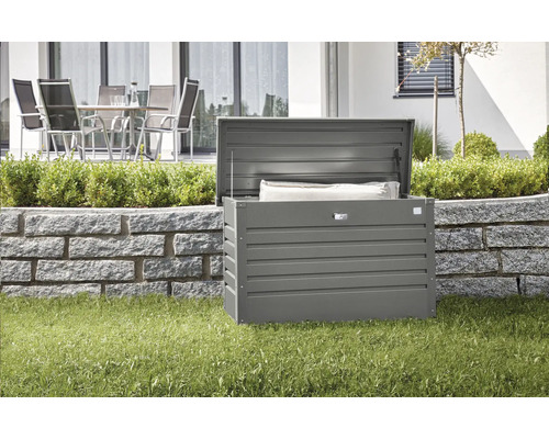 Cutie de grădină deschisă pentru depozitarea ustensilelor de grădină în grădină