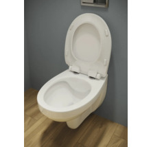 Toaletă suspendată cu capacul deschis într-o baie