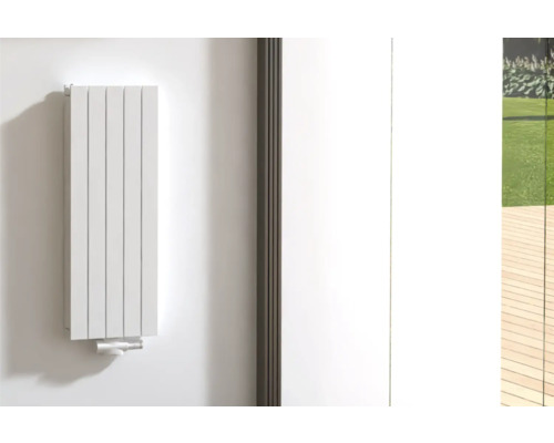 Radiator de perete cu design modern montat pe un perete