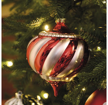 Glob de brad cu model în dungi în bradul de Crăciun