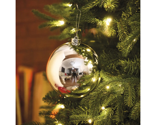 Brad cu glob argintiu și lumini de Crăciun