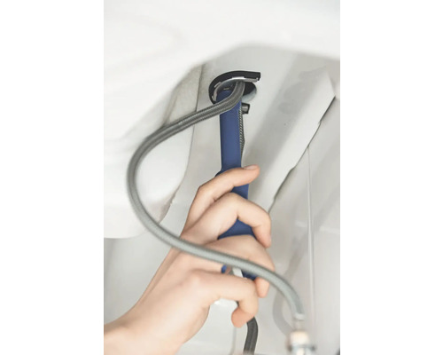 Instalarea unei baterii de chiuvetă cu o unealtă