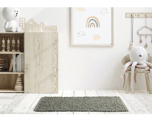 Cameră decorativă pentru copii, cu raft, scaun și covor