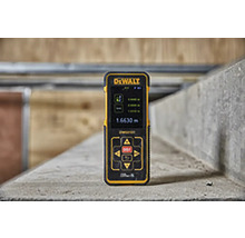Telemetru laser DeWalt pentru măsurarea distanței
