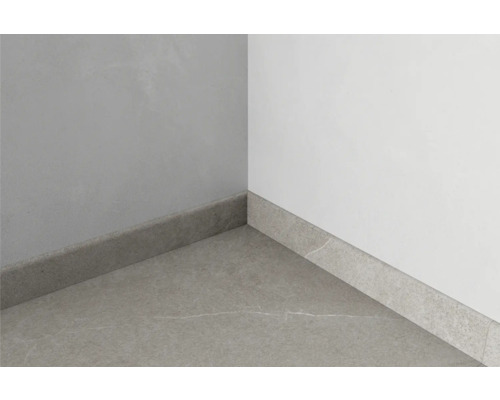 Colț de cameră cu plinte