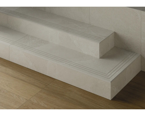 Scară cu placaj și profile pentru trepte