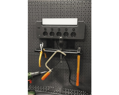 Panou de scule cu prelungitor și scule