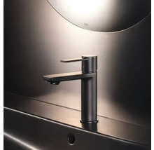 Baterie de lavoar în baie