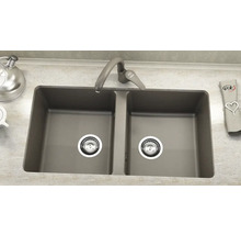 Chiuvetă dublă cu robinet și zonă de scurgere