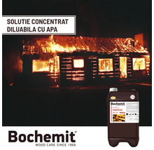 Soluție de protecție a lemnului Bochemit în fața unei case de lemn în flăcări