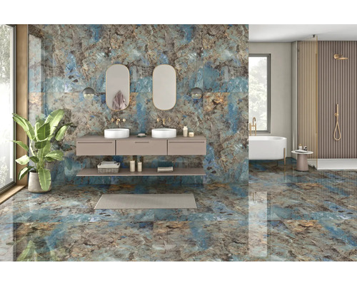 Baie modernă cu gresie albastră și gri, chiuvetă dublă și cabină de duș