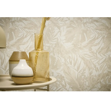Tapet decorativ cu model floral și vaze pe o masă