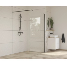 Baie cu cabină de duș, baterie de duș și lavoar