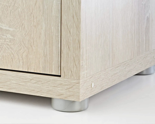 Prim-plan al unei piese de mobilier cu structură din lemn și picioare