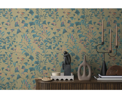 Cameră decorativă cu tapet cu model de frunze