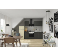 Bucătărie luminoasă cu masă și chicinetă