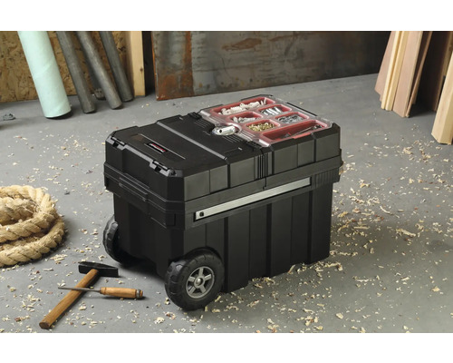 Cutie de scule cu roți, ciocan și frânghie