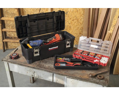 Cutie de scule deschisă cu unelte și cutie de sortimente